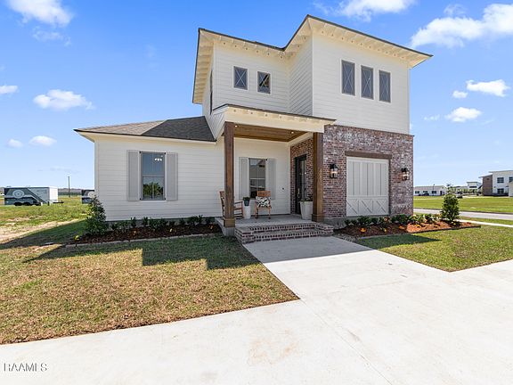 4th image of 400 Villager Ave