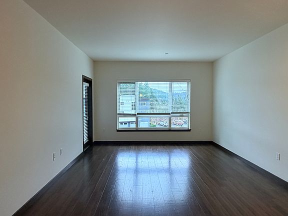 5th image of 580A 8th Ave NE #313