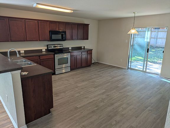 4th image of 9133 Goldenview Dr