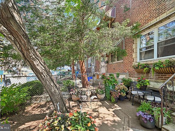 2nd image of 4241 Elbridge St