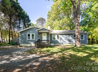 10623 Rozzelles Ferry Rd, Charlotte, NC 28214