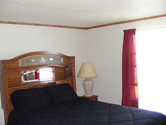 4th image of 668 S Essex Dr Space 6