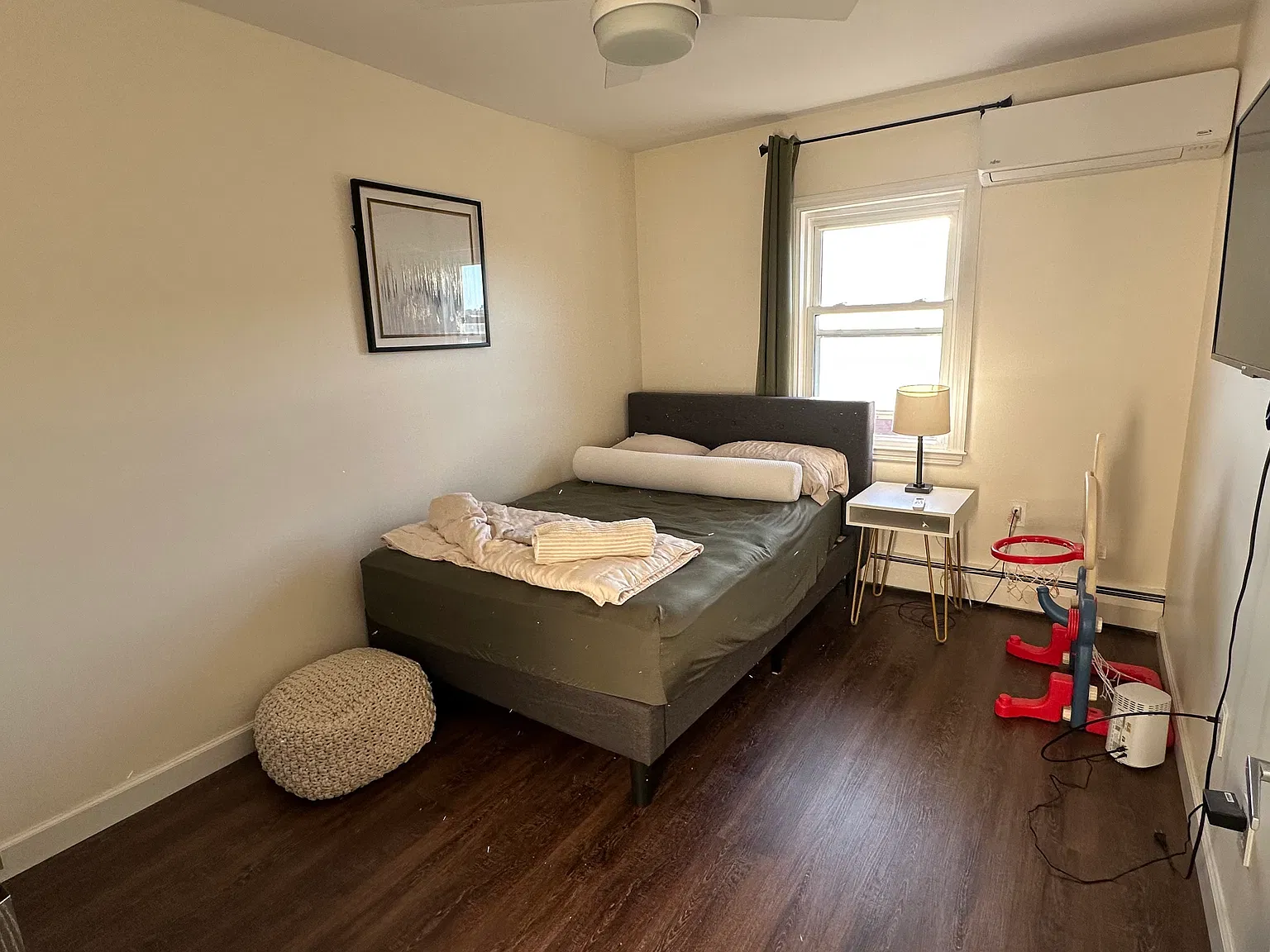 3 bed, 1.5 bath, 1200 sqft, $3,300 — Photo 4
