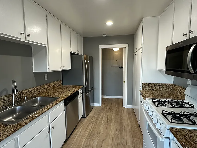 4262 Mesa Vista Way #8 — Photo 8