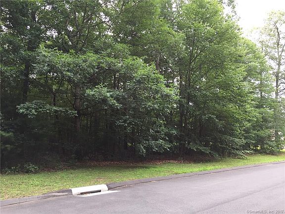 5th image of 63 Tall Oak Dr