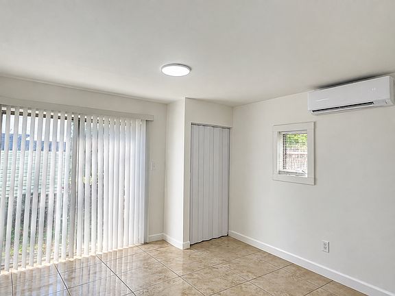5th image of 1140 Fountain St #B