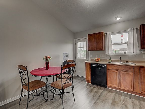 5th image of 1551 Singh St