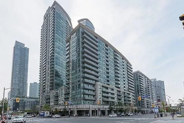 51 Lower Simcoe St #802 — Photo 1