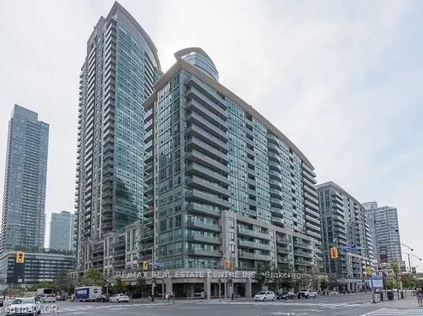 51 Lower Simcoe St Unit 802, Toronto, ON M5J 3A2