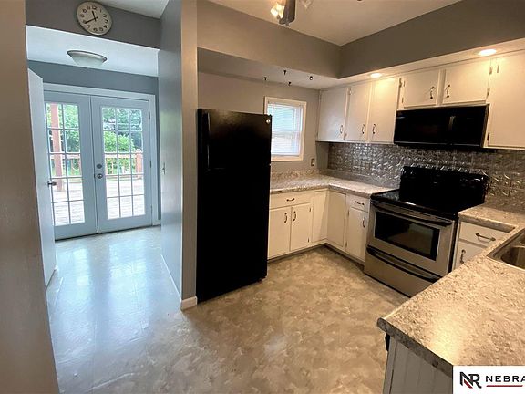 5th image of 831 S 49th Ave