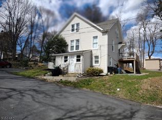 1 Woodlawn Ter, Randolph, NJ 07869