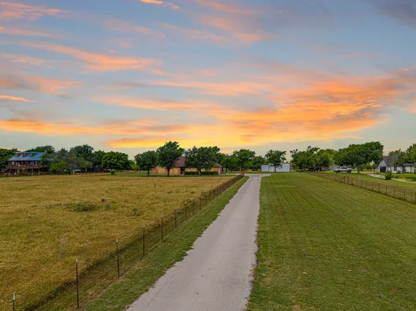 483 Christy Kay Ln, Rhome, TX 76078
