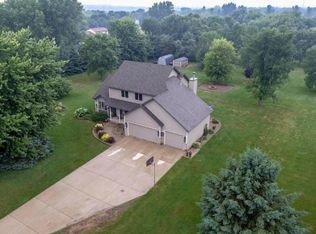 9101 247th St W, Lakeville, MN 55044