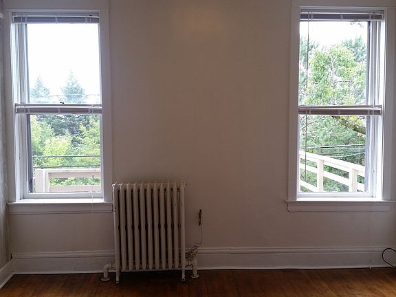 2nd image of 718-720 E 1st St #718-6