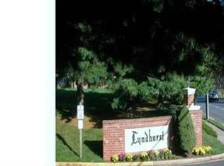 3961 Lyndhurst Dr APT 101, Fairfax, VA 22031