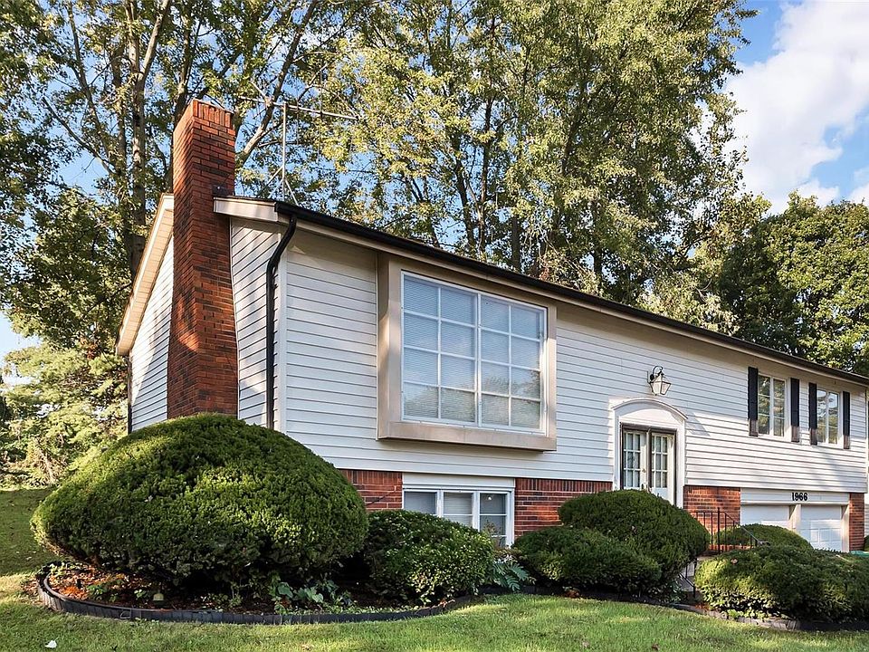 1st image of 1966 Cathedral Hill Dr