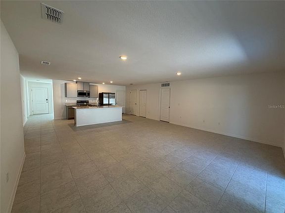 3rd image of 13 Bradford Ct