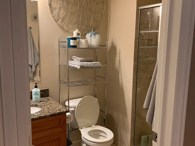 5663 W Higgins Ave #2E — Photo 4