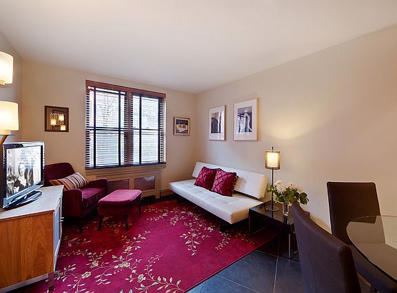 3rd image of 305 W 18th St APT 2-B