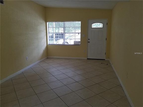 3rd image of 213 W Pierce Ave