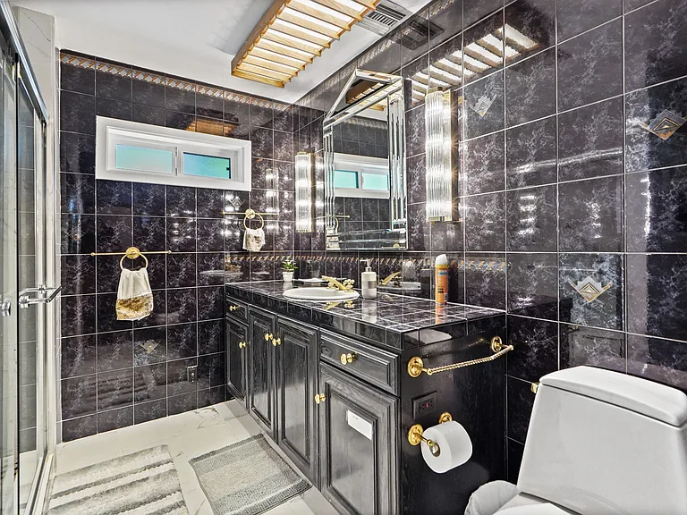 10307 Donna Ave — Photo 44