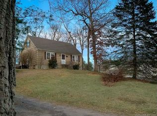 180 Cedar Ln, Beacon Falls, CT 06403