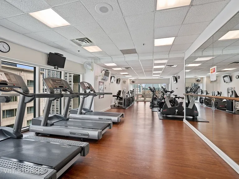100 E Huron St #1701 — Photo 14