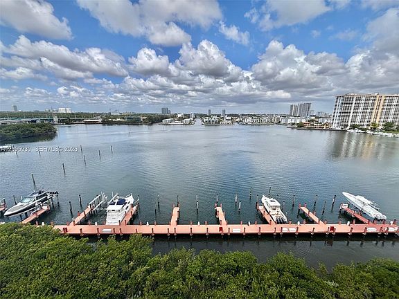 5th image of 17050 N Bay Rd APT 1005