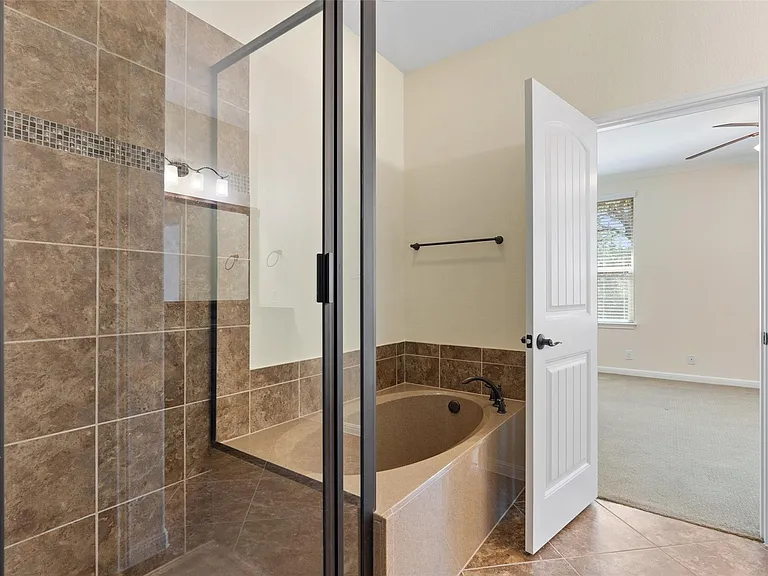 9412 Solana Vista Loop #B — Photo 12