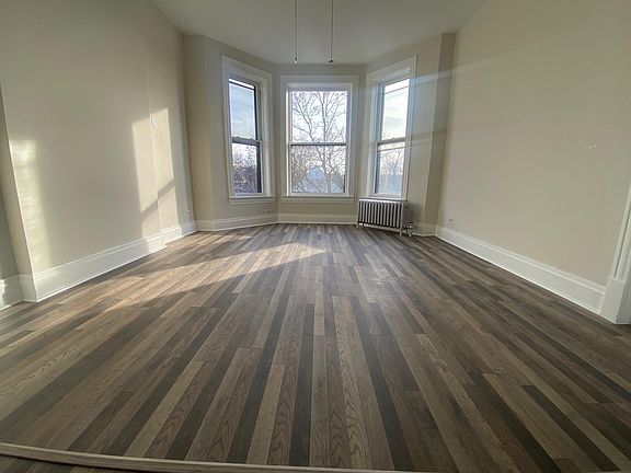 3rd image of 1514 W Wilson Ave #3F