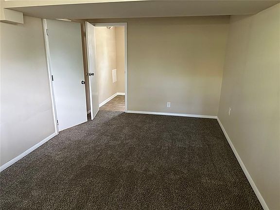 5th image of 1056 Broadmore Ln