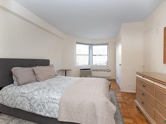 4th image of 300 E 71st St APT 7E