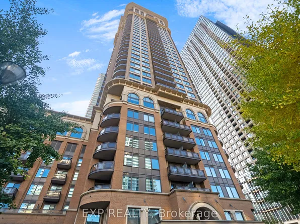 385 Prince Of Wales Dr, Mississauga, ON