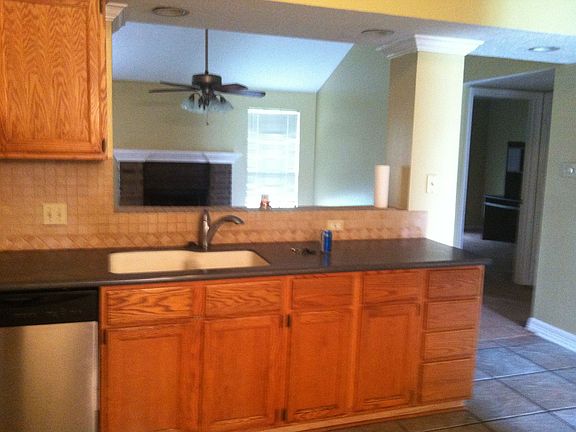 3rd image of 106 Sandalwood Dr