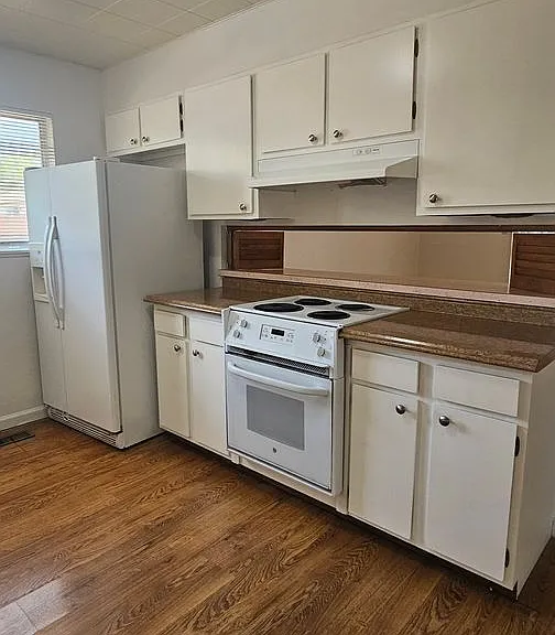 715 James Ct — Photo 2
