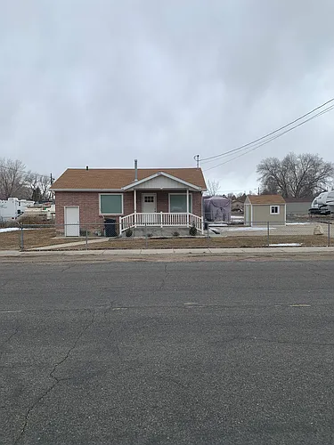 439 N 300 E Photo 1
