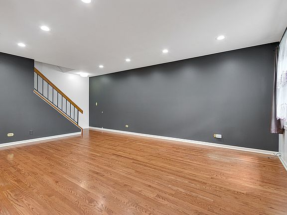 3rd image of 311 Northwestern Ct Unit B