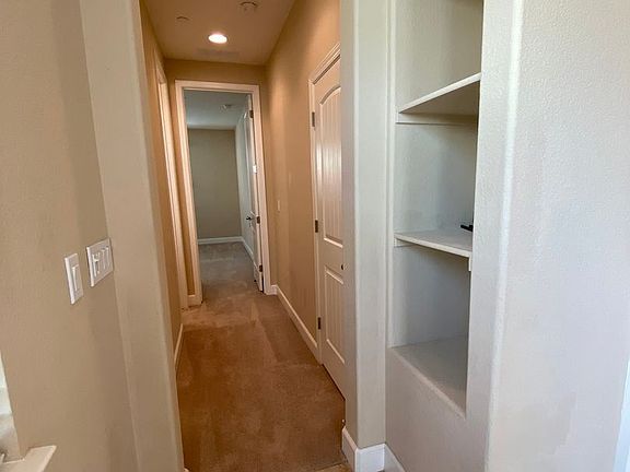 4th image of 901 Blossom Rock Ln