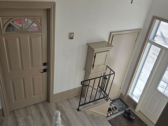 5th image of 106 Renfrew St S