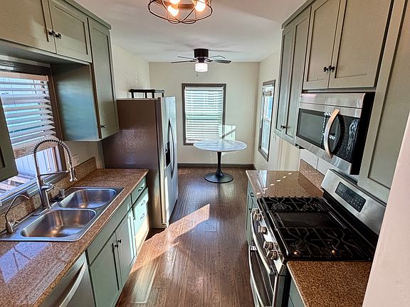 4th image of 4625 70th St