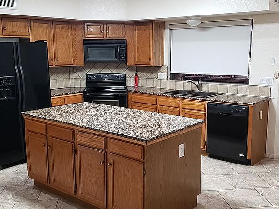 4th image of 11017 W Crimson Ln