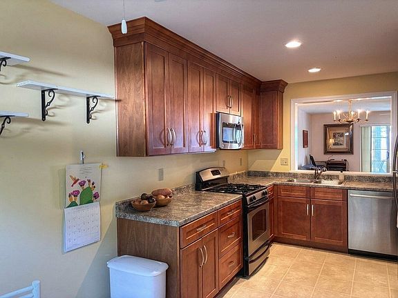 5th image of 129 Northshore Drive