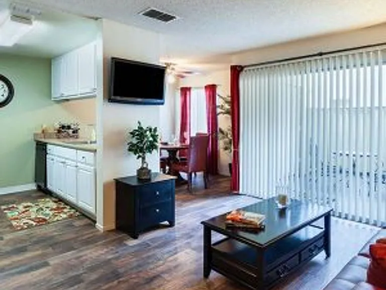 Riverview Ranch Apartments — Photo 10