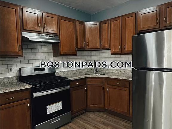5th image of 114 Mount Pleasant Ave #1