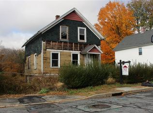 19 Clements St, Waterford, CT 06385