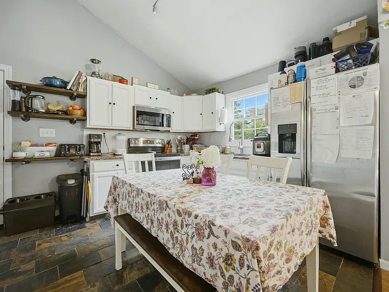 2596 Gordon Cir SE — Photo 9