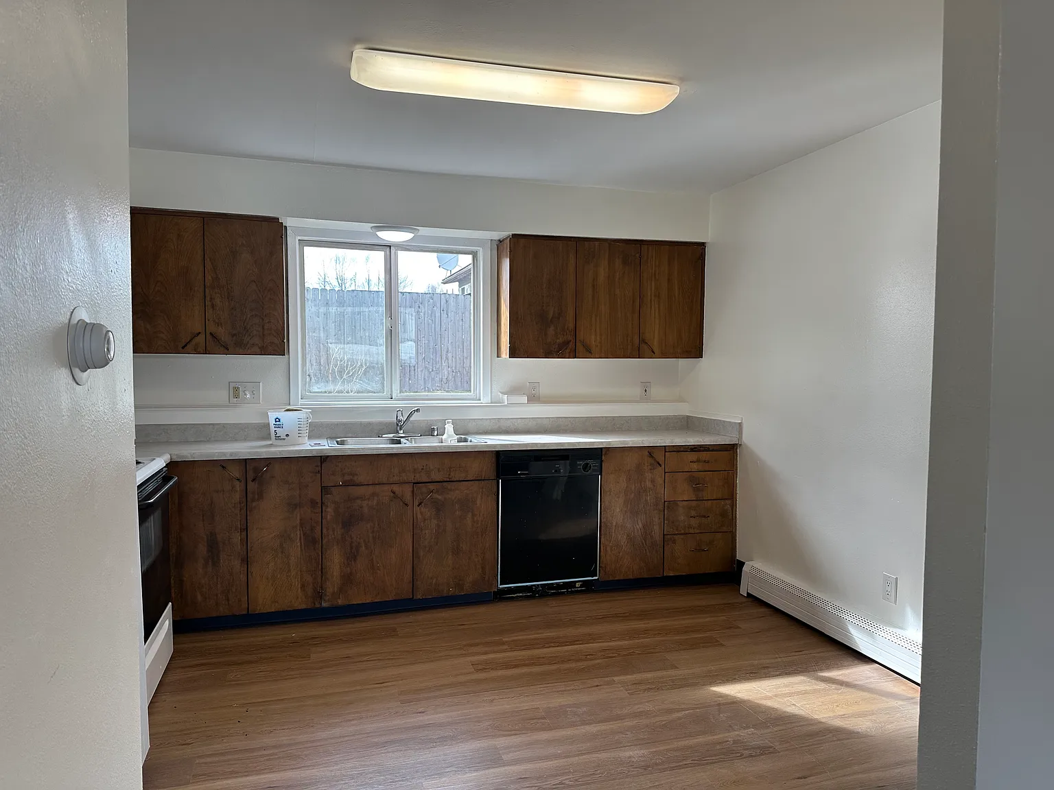 2 bed, 950 sqft, $1,600 — Photo 3