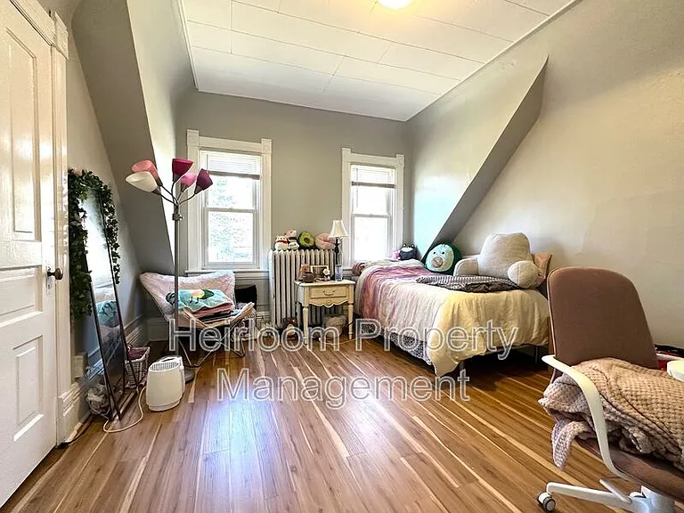 2125 E Superior St #3 — Photo 8
