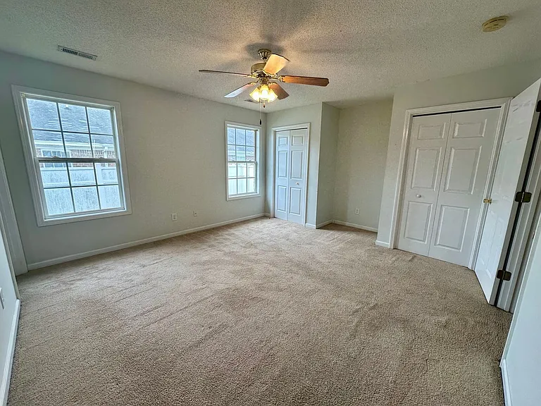 2290 Dartmouth Dr — Photo 6