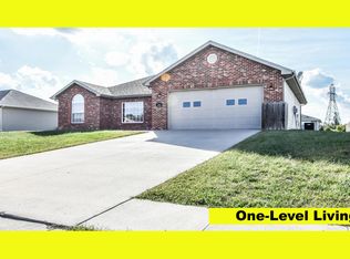 200 Arnold Dr, Holts Summit, MO 65043